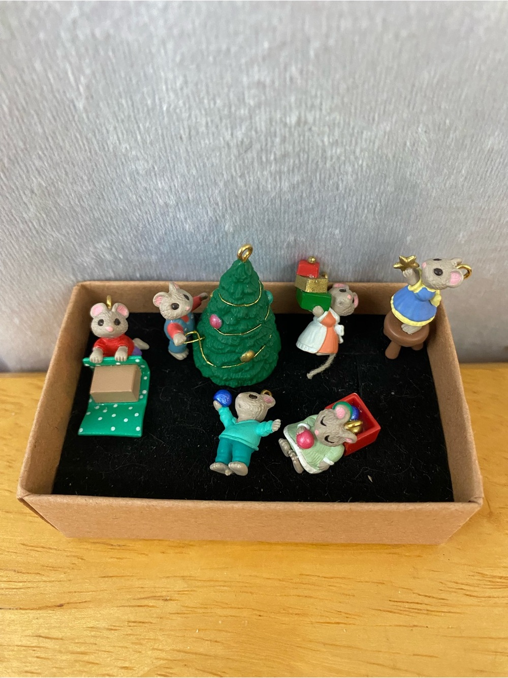 1996 Vintage Hallmark Tiny Christmas Helpers Mini Ornament Set